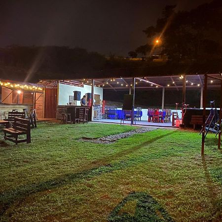 Aparthotel Quinta Bella Vista à Cartago Extérieur photo